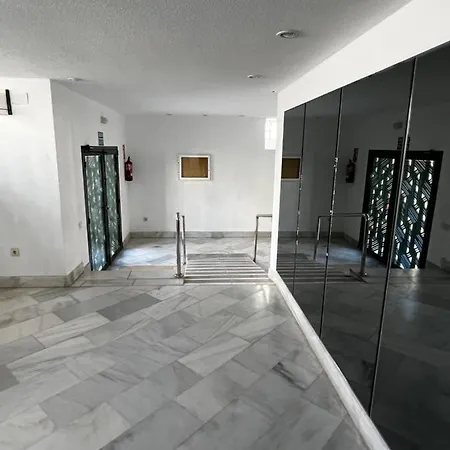 Apartment Stylish Getaway - Renovated 1br With Pool & Tennis
