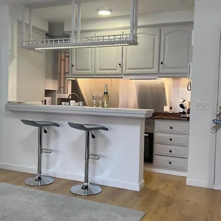 Apartment Stylish Getaway - Renovated 1br With Pool & Tennis Benidorm