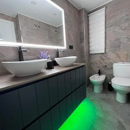 Stylish Getaway - Renovated 1br With Pool & Tennis Apartment