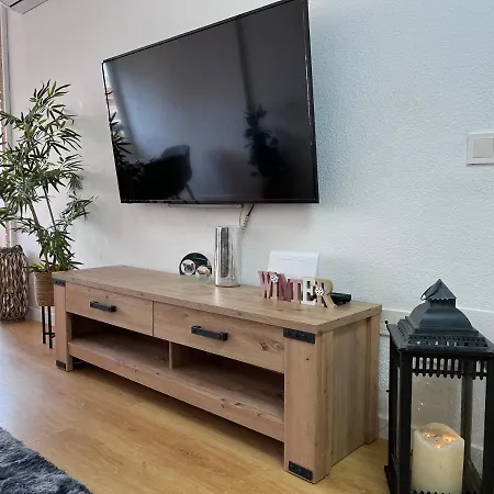 Stylish Getaway - Renovated 1br With Pool & Tennis *