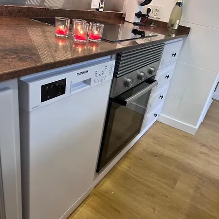 Stylish Getaway - Renovated 1br With Pool & Tennis
