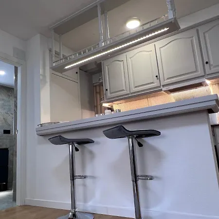 Stylish Getaway - Renovated 1br With Pool & Tennis Apartment
