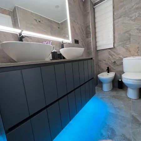 Apartment Stylish Getaway - Renovated 1br With Pool & Tennis