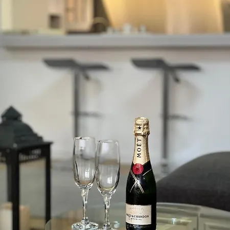 Stylish Getaway - Renovated 1br With Pool & Tennis