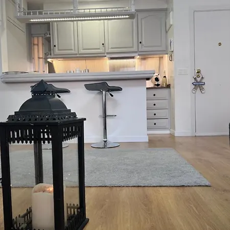 Stylish Getaway - Renovated 1br With Pool & Tennis Apartment *
